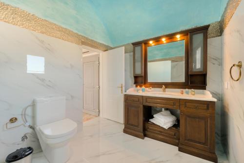 Oia Captain's Villa - image 7