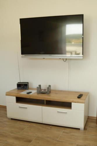 Jagatud salong / TV-ala, Riethelblick in Volkesfeld