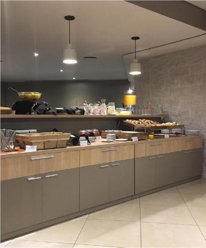 211588066 Maran Suites & Towers