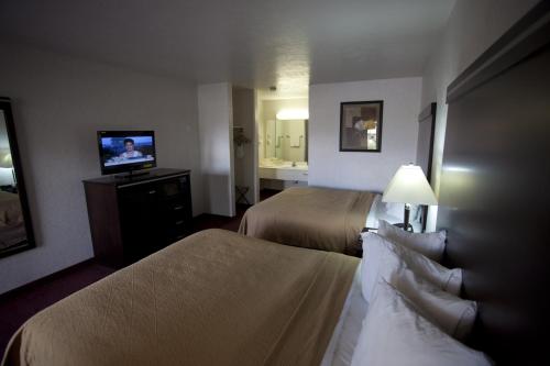 Standard Queen Room with Two Queen Beds - Non-Smoking