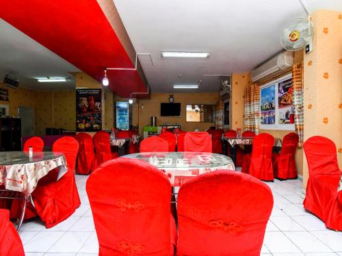 Restaurant, Melody Queen Hotel in Dubai