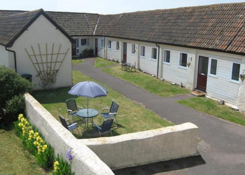 Court Farm Holiday Bungalows Ltd