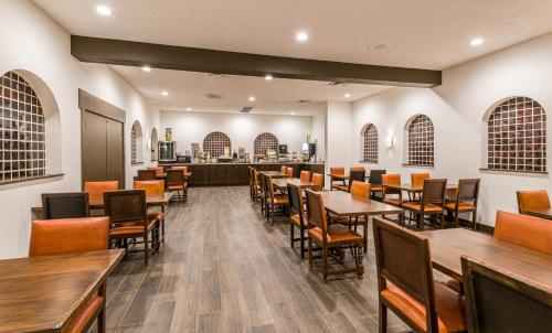 Food and beverages, Lux Verde Hotel in Cottonwood (AZ)