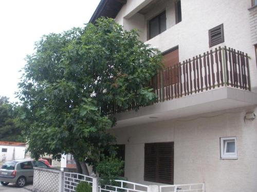 Apartments with a parking space Vodice - 17058 