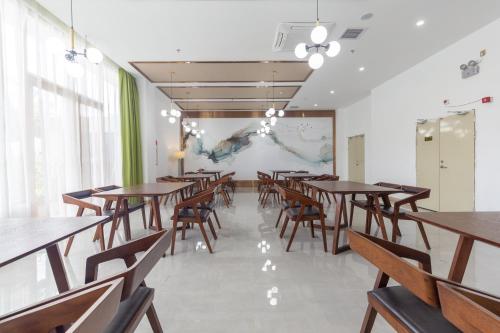 Floral Hotel · Yu Wan Holiday Lingshui photo 3