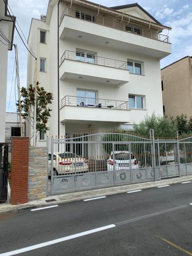 Brilant Apartament, Тирана (фото 9)