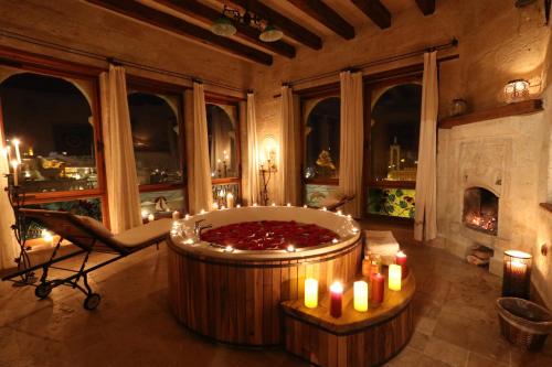 Sultan Cave Suites Room Type - Superior King Room