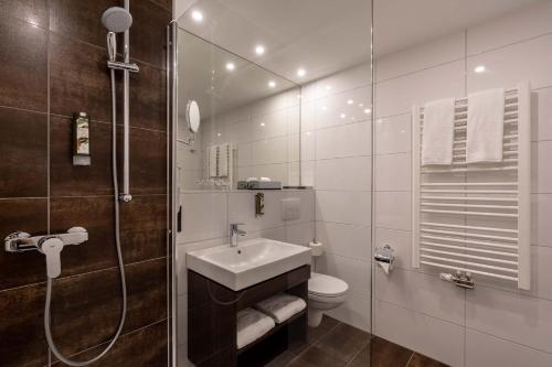 211641835 Augsburg Hotel Sonnenhof