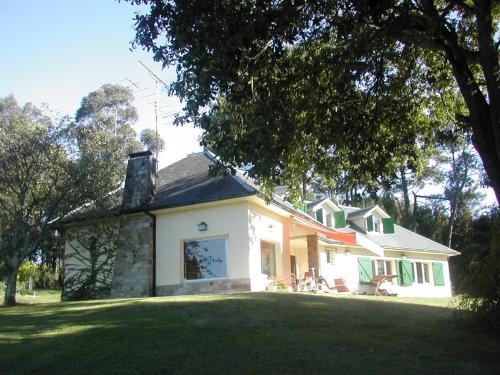 PRECIOSO CHALET EN EL CAMPO CON 9.000 METROS DE JARDIN
