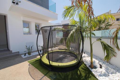 Villa Lynn Boutique Beachfront - image 3