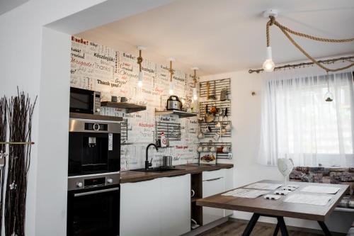 Chata Valca PATJA-v mesiacoch april az november pri prenajati aj jedneho apartmanu uzavrieme ostatne in Valcsa