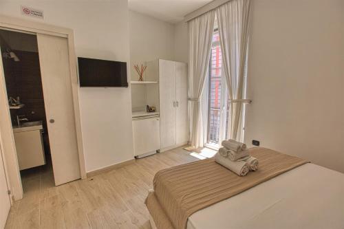 Double Room image 9