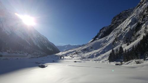 Haus Larcher Appartment - Apartment - Sankt Leonhard im Pitztal