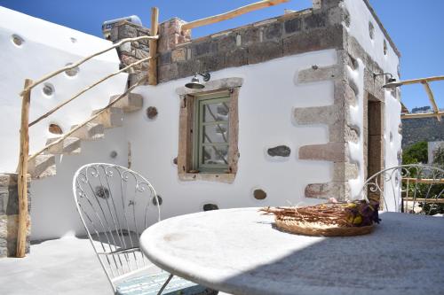 شرفة/ تراس, Latmos 1860 in باتموس