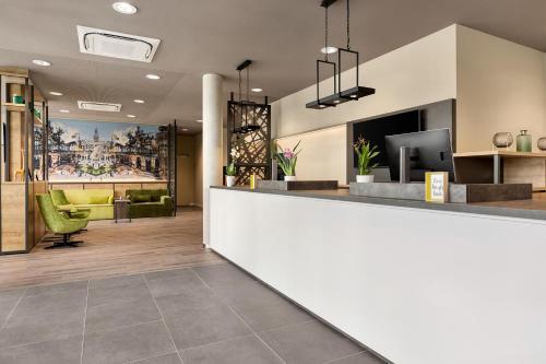 Lobby, Super 8 by Wyndham Dresden in Dresden