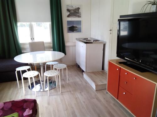 设施服务, Wanhan Aseman Majatalo in 萨翁林纳