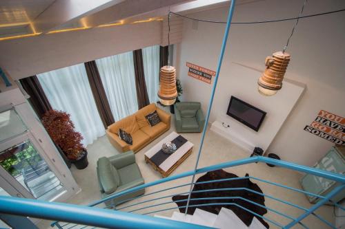 Renegade Hotel - image 4