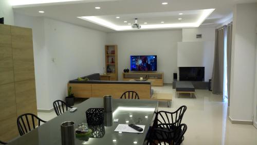  Heraklion Airport Family Lux Apartment in Iraklio