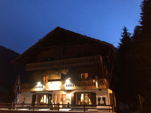  Affittacamere Il Vecchio Stadel, Pension in Gressoney-Saint-Jean bei Gaby