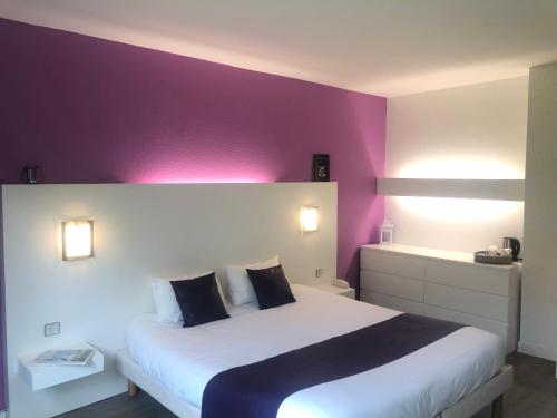 1 king bed, 2 twin beds