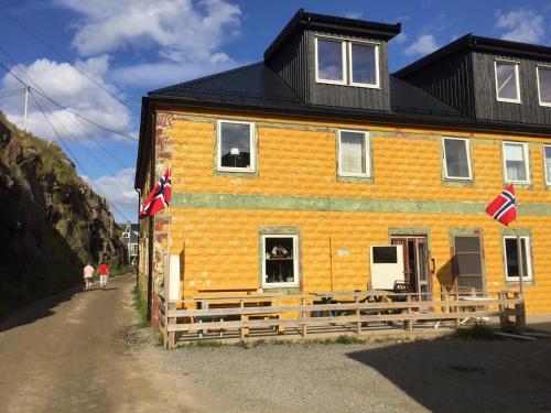 Seadmed, NyksundRom, Nyksund in Nyksund
