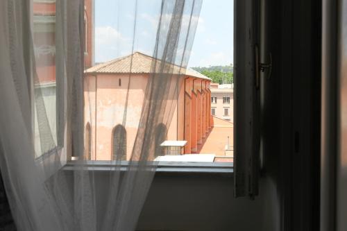 Vatican Room and Kitchen - image 12