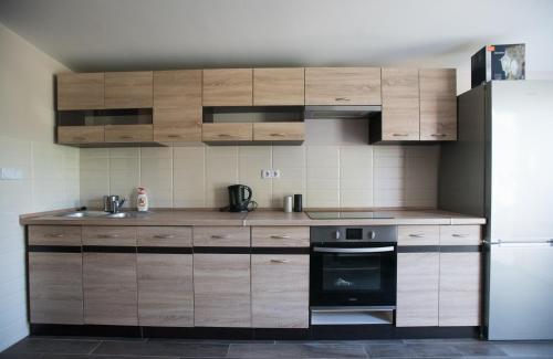  Fekete Orchidea Apartman in Balatonkenese