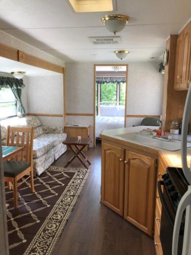 Garden Bay Hideaway - Glamping & RV in Garden Bay (BC)