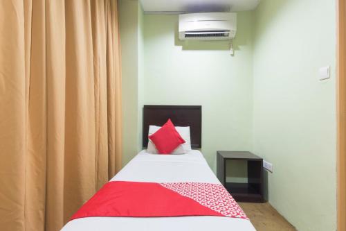 Guestroom, OYO 1102 Amani Hotel near Hospital Pakar An-Nur Hasanah Sdn Bhd
