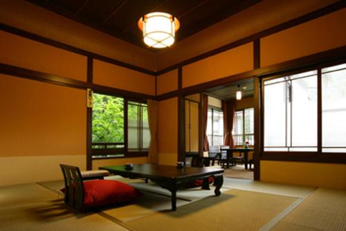 Hakone Onsen Ryokan Yaeikan