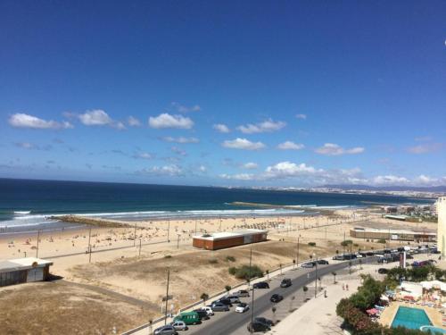  Paradise Beach in Costa da Caparica
