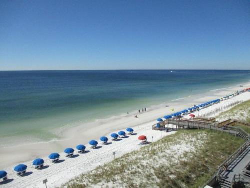 Holiday Surf & Racquet Club 304
