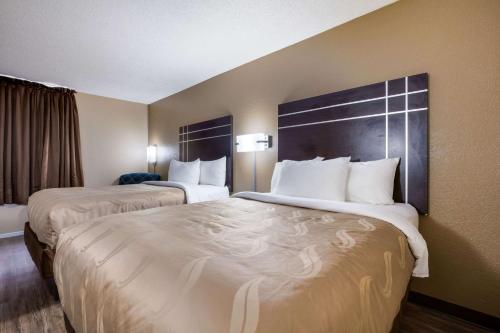 2 double beds