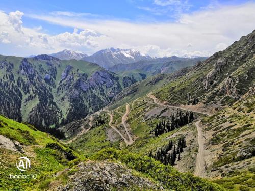 Yurt camp ALI-NUR at lake Song-Kol юрточныи лагерь Али-Нур озеро Сон-Куль Сон-Куль Кыргызстан Нарын Tuz