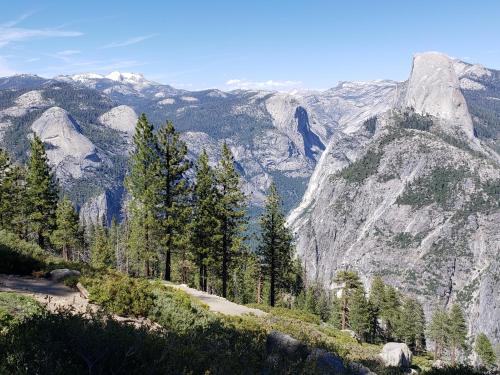 Yosemite Foothill Retreat