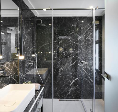 Serenity Suites - image 6