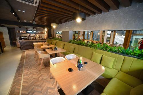 Central Inn - image 11