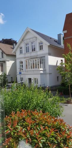 Im Dobbenviertel mit Terrasse 3 Doppelzimmer 98qm 1.1km von Jakobistraße entfernt