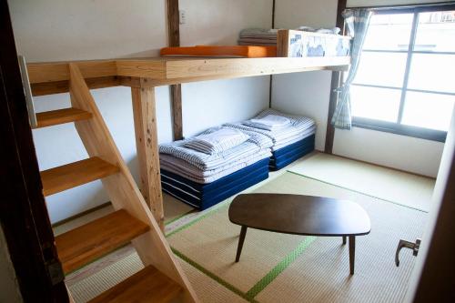 Fukuoka Guesthouse HIVE