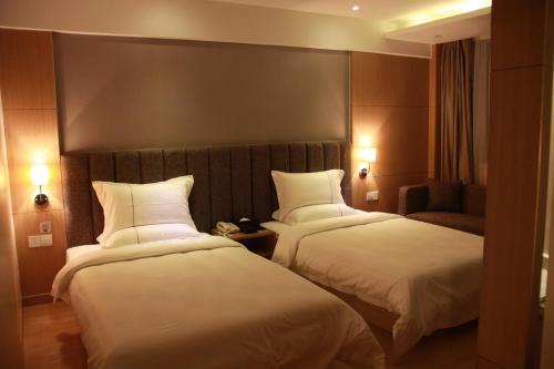 Starway Tianlin Hotel The 3-star Starway Tianlin Hotel offers comfort and convenience whether youre on business or holiday in Shanghai. The property has everything you need for a comfortable stay. Service-minded staff wil