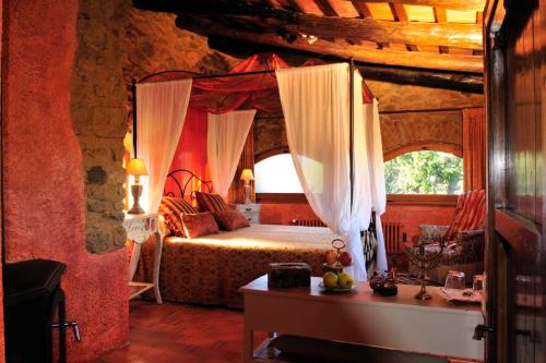  Las Moradas del Unicornio in 17120 Púbol