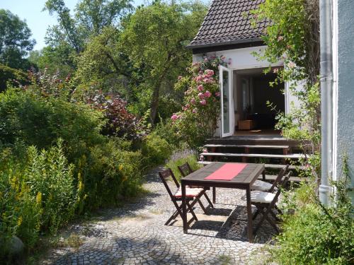 Sonniges Häuschen mit Garten