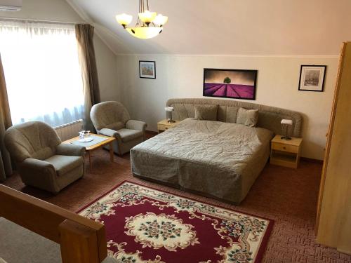 2 twin beds, 2 sofa beds