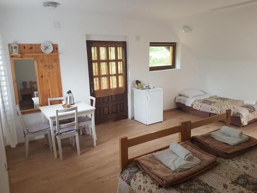  Plitvice room House Griva in Korenica