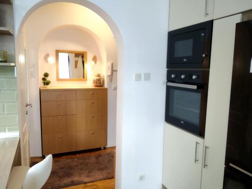 One-Bedroom Apartment image 10
