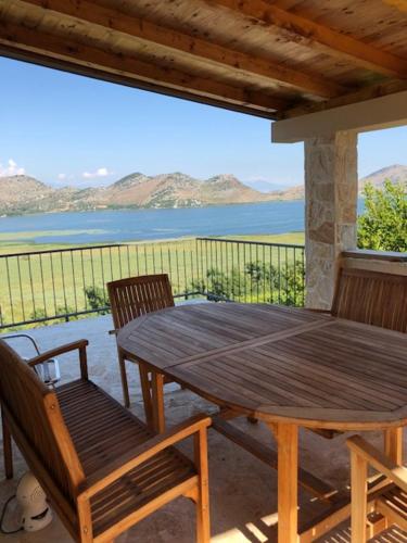 . Skadar lake house Bobija