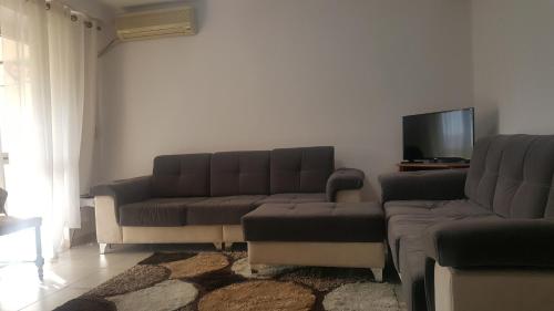 Entire nice apartment, in the center, Tirana (photo 5)