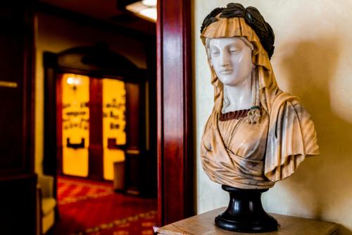 Hotel Golden House - image 3