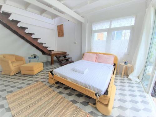 Vintage Cottage near Thonglor, 3 Bedrooms, up to 12 PAX Vintage Cottage near Thonglor, 3 Bedrooms, up to 12 PAX