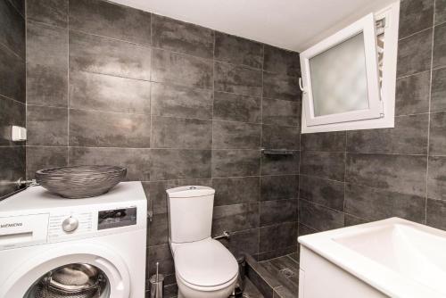  IKIES TINOS B in Tinos